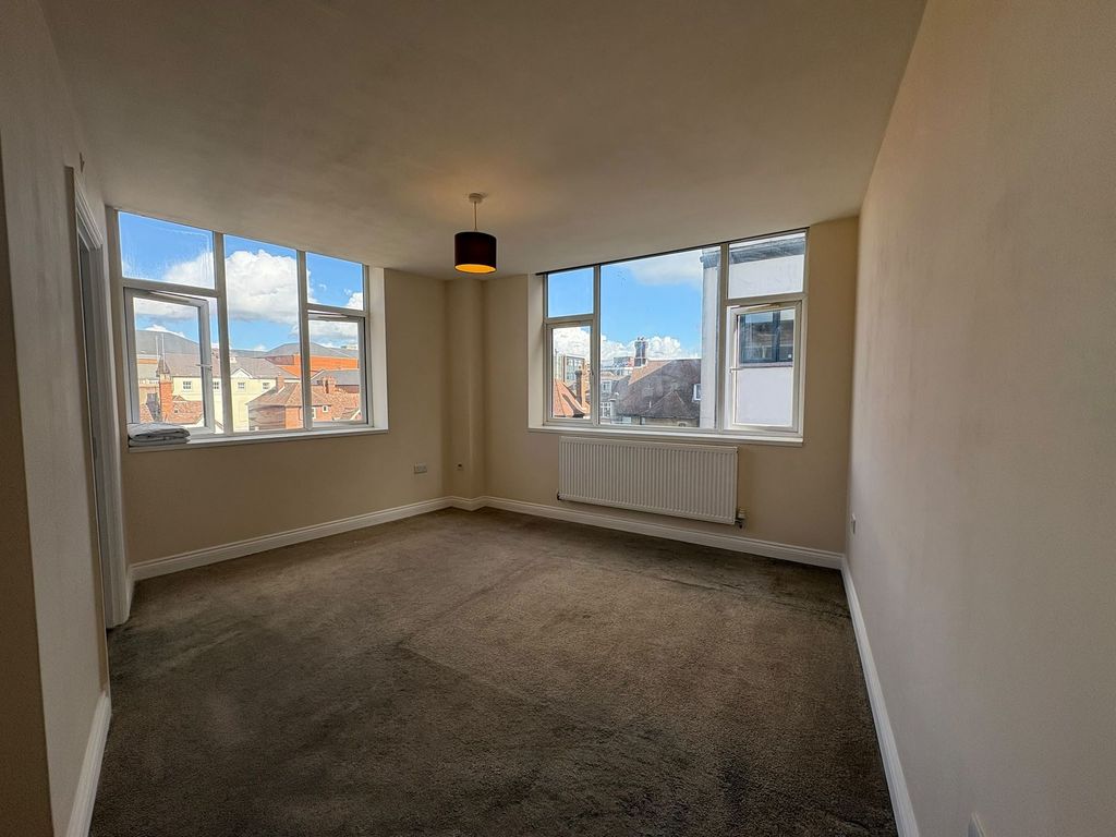 Property photo 1 of 4