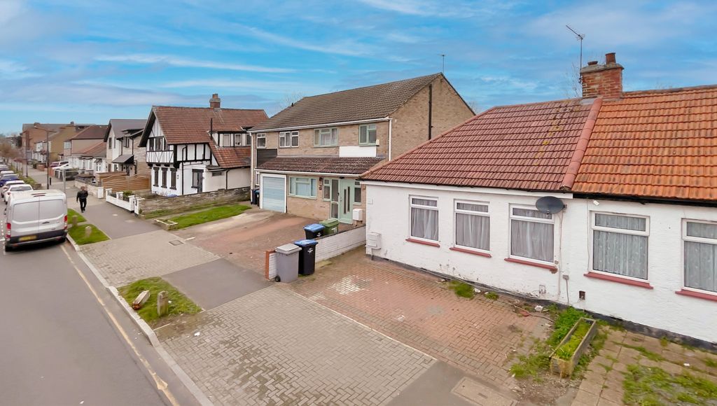 Property photo 2 of 26