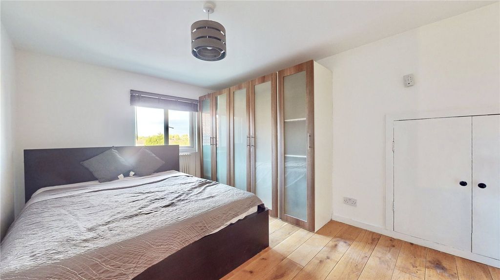 Property photo 3 of 16 Picture No. 05