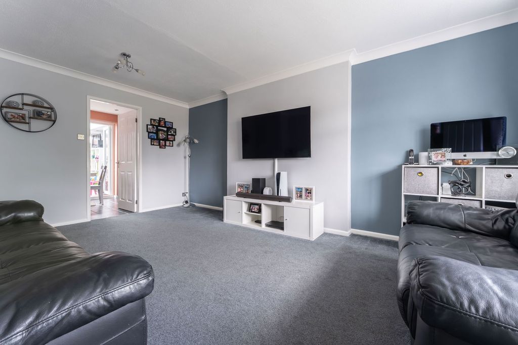 Property photo 3 of 16