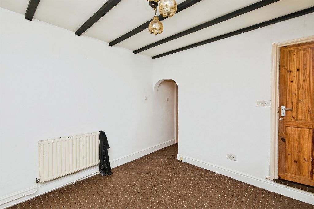 Property photo 2 of 17