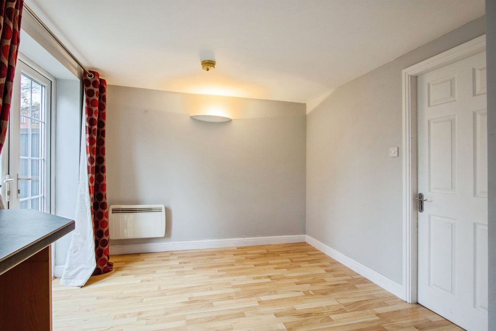 Property photo 3 of 16