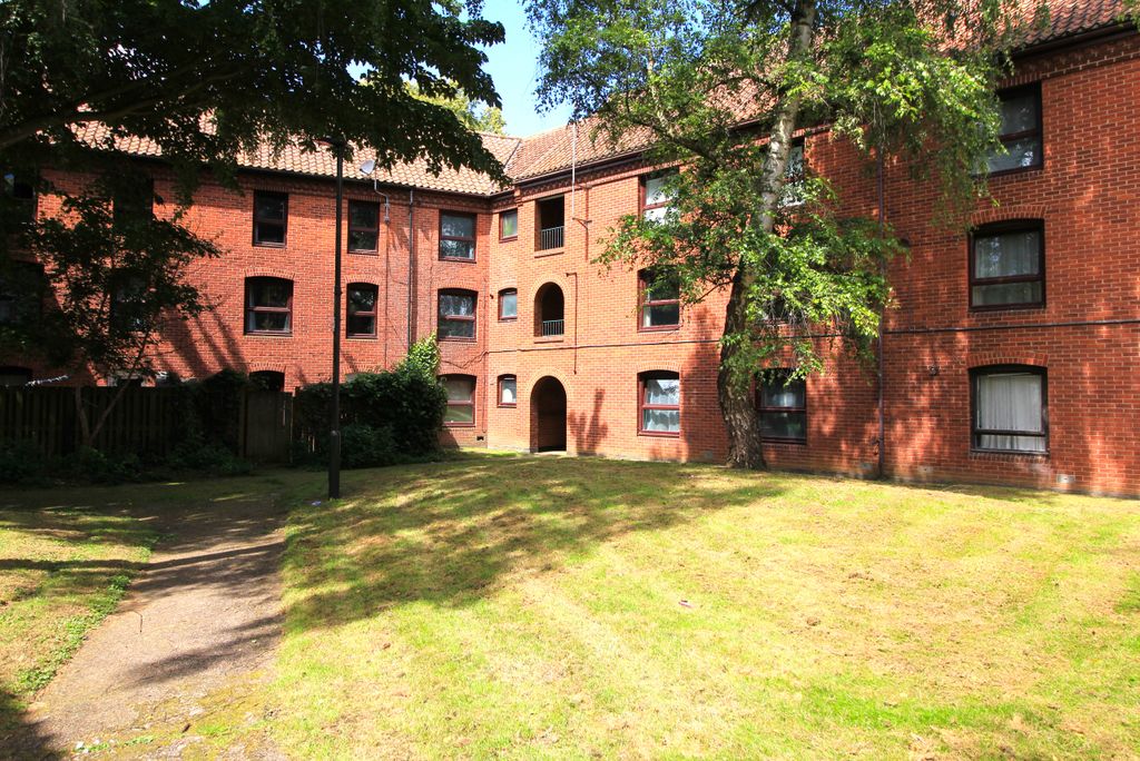 Property photo 1 of 6