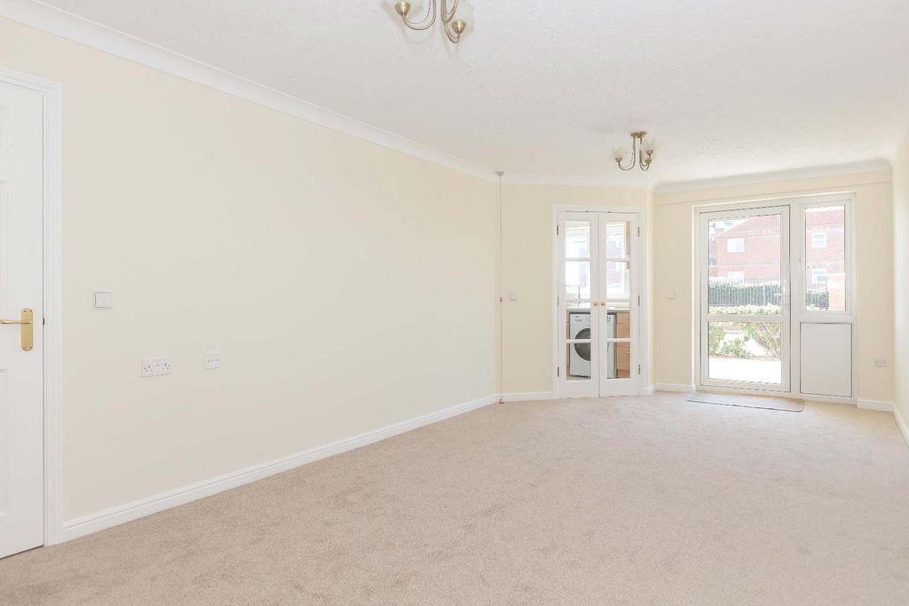 Property photo 3 of 13 Beachville Court_6.Jpg