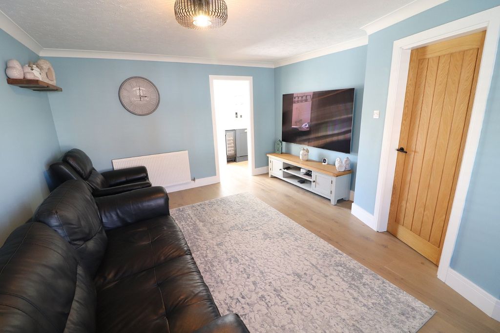 Property photo 3 of 27 Picture No. 06