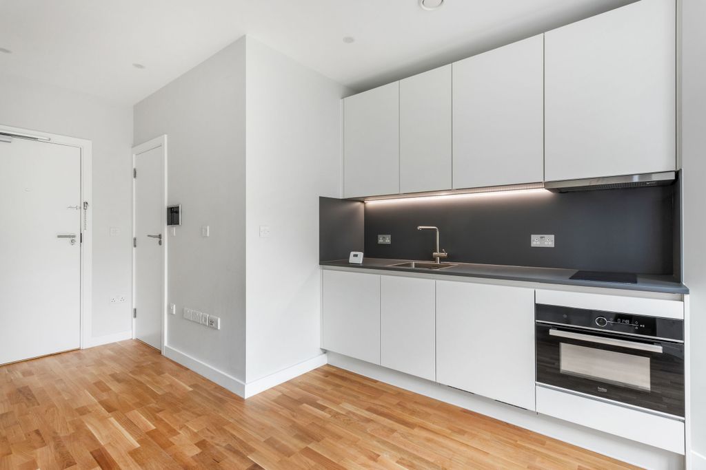 Property photo 3 of 10 Kitchen (Example)