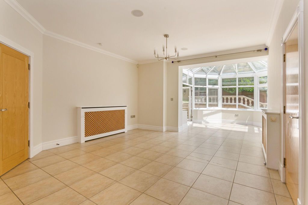 Property photo 3 of 14 Image