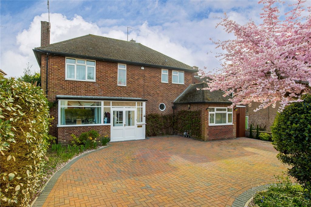 Property photo 1 of 20 Front