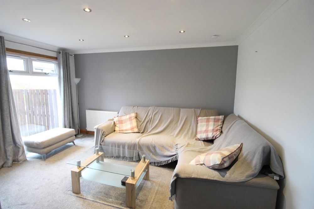 Property photo 2 of 7 Lounge 2