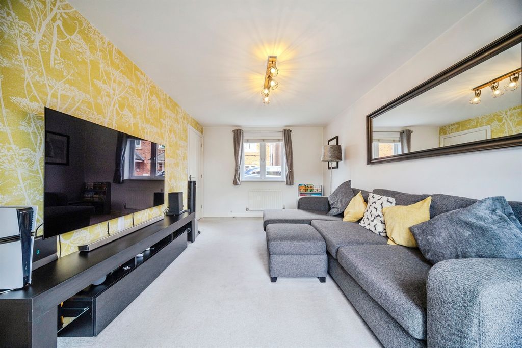 Property photo 2 of 17