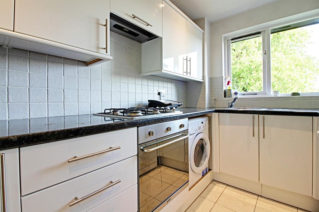 Property photo 3 of 11