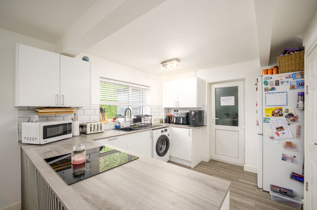 Property photo 2 of 29 10