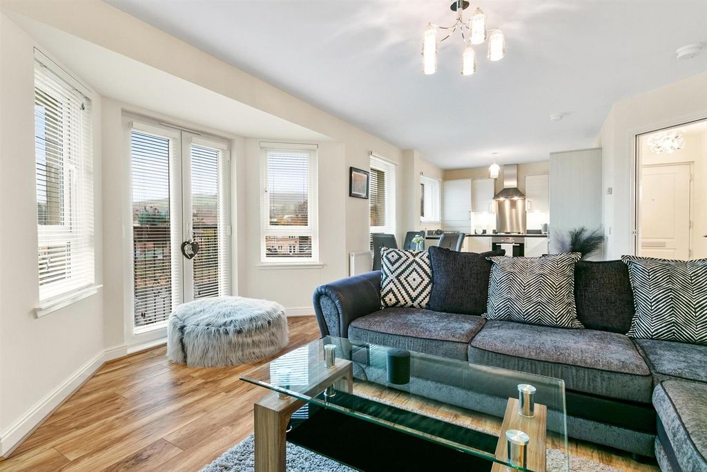 Property photo 2 of 23