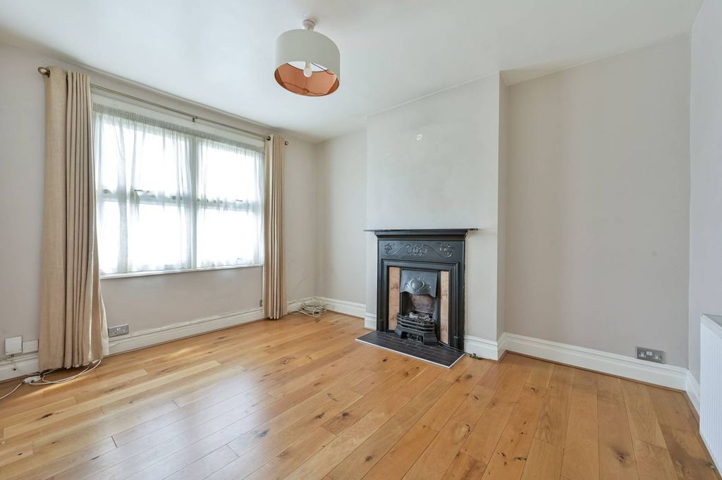 Property photo 3 of 5