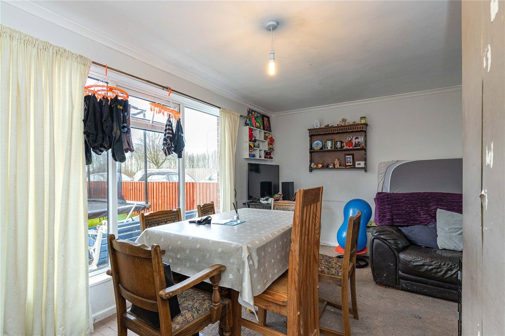 Property photo 2 of 6 Lounge/Diner