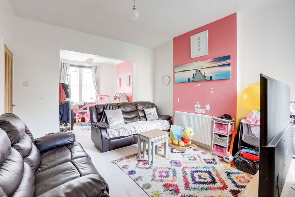 Property photo 3 of 12