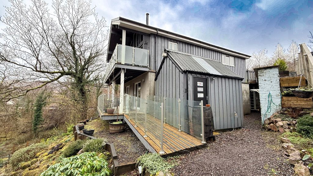 Property photo 3 of 42