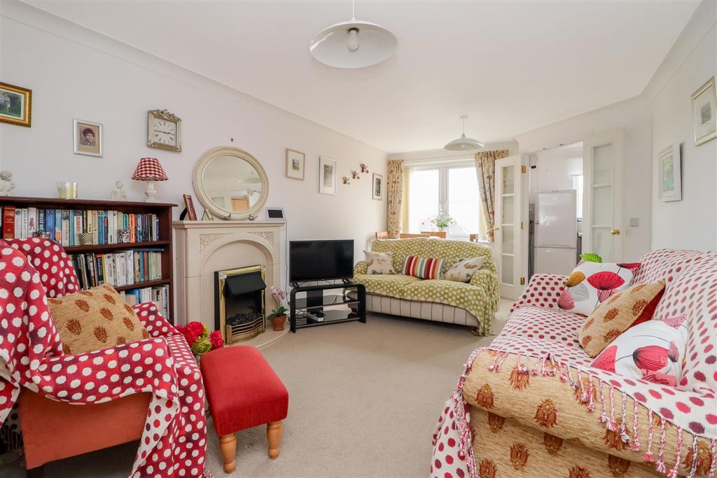 Property photo 2 of 16