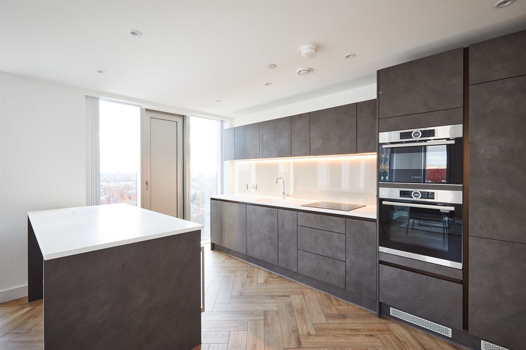 Property photo 3 of 19 (Main)