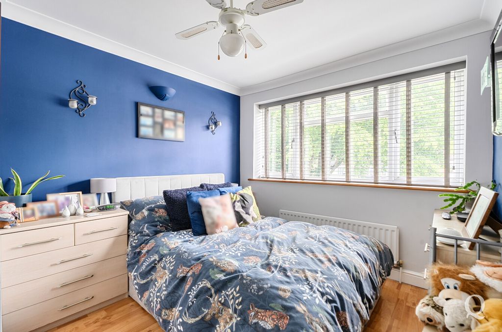 Property photo 2 of 19 13162011-5E0B-410...