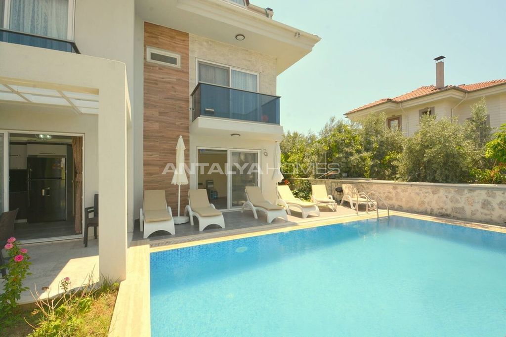 Property photo 1 of 33