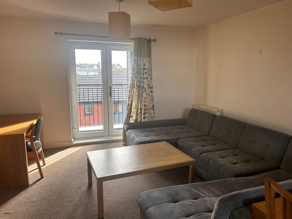 Property photo 2 of 8