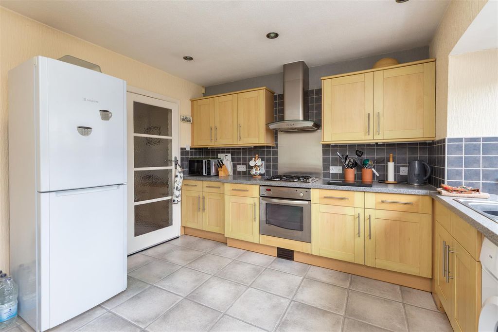 Property photo 3 of 14