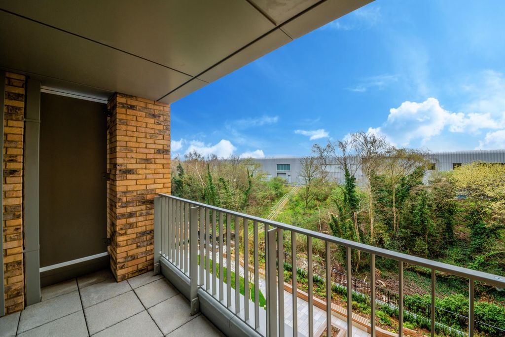 Property photo 3 of 6