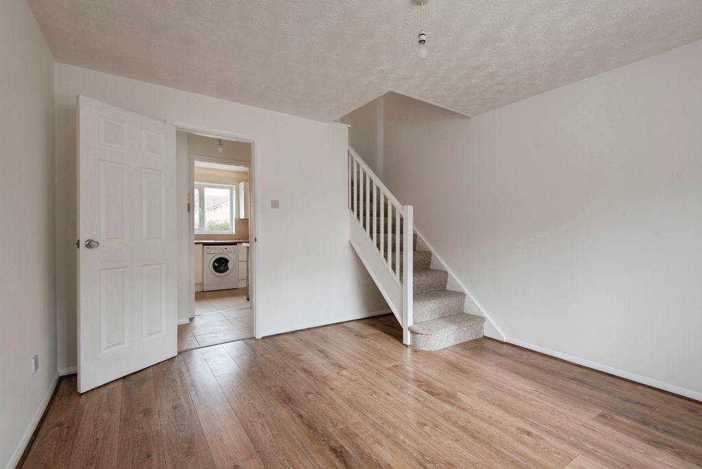 Property photo 2 of 9 Photo