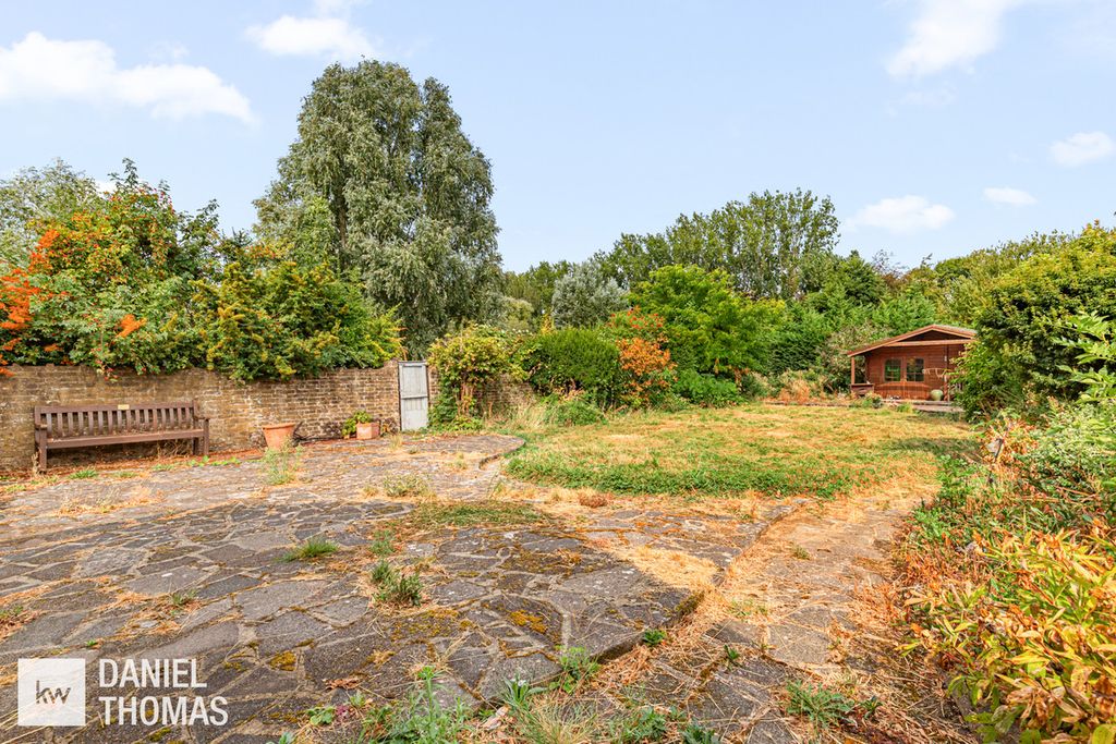 Property photo 3 of 39