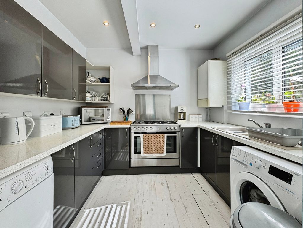 Property photo 2 of 32 Pbox-Img.Jpg