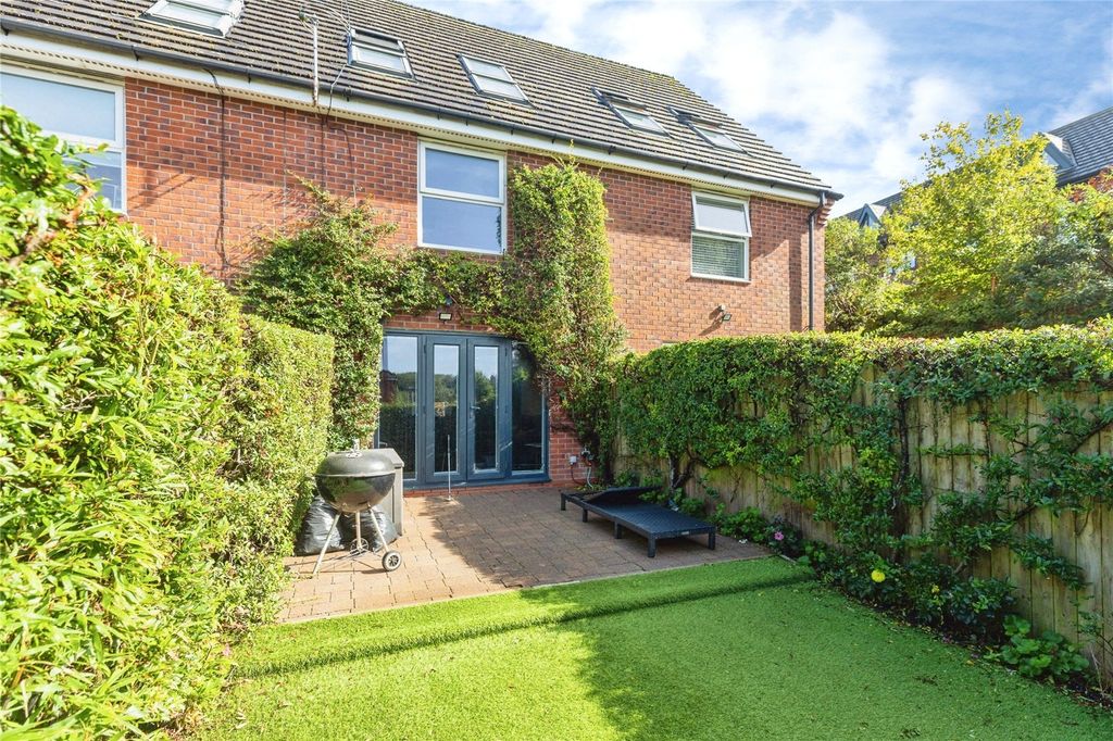 Property photo 2 of 22 Picture No. 06