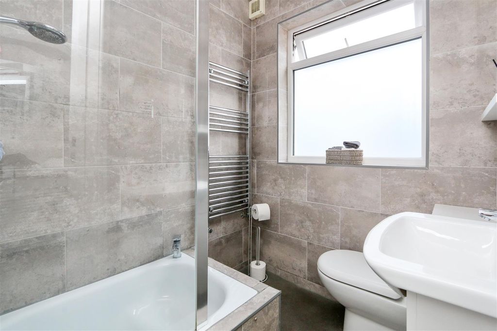 Property photo 2 of 13 Rt_Wt_Bxh_T_Job159_22 Hillview Road_24_17072025115