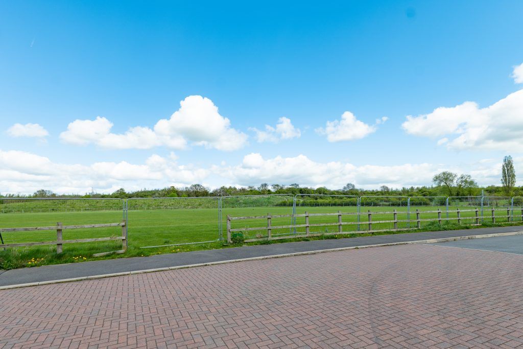 Property photo 3 of 35