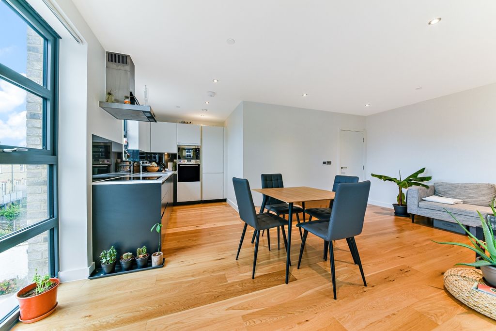 Property photo 2 of 11 Alwen Court 9 (17-10