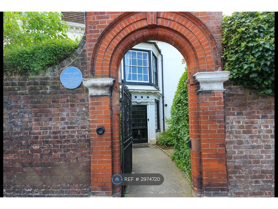 Property photo 3 of 15 Entrance