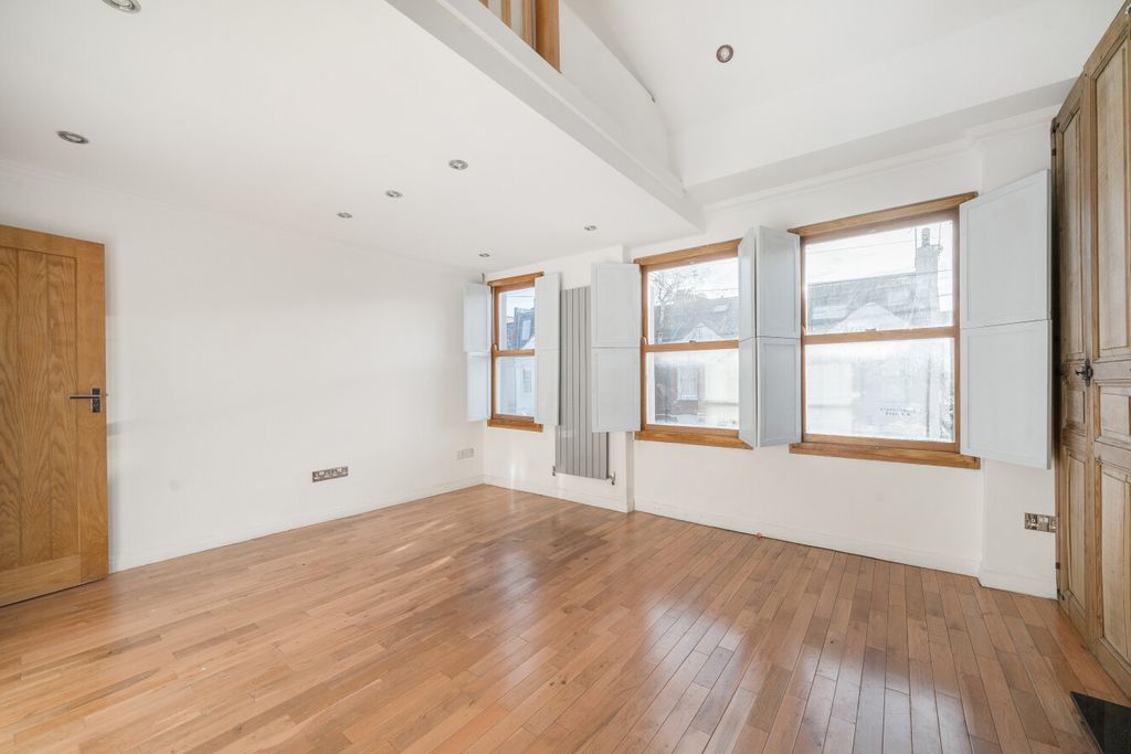 Property photo 3 of 19 1400822-21-696A2c...