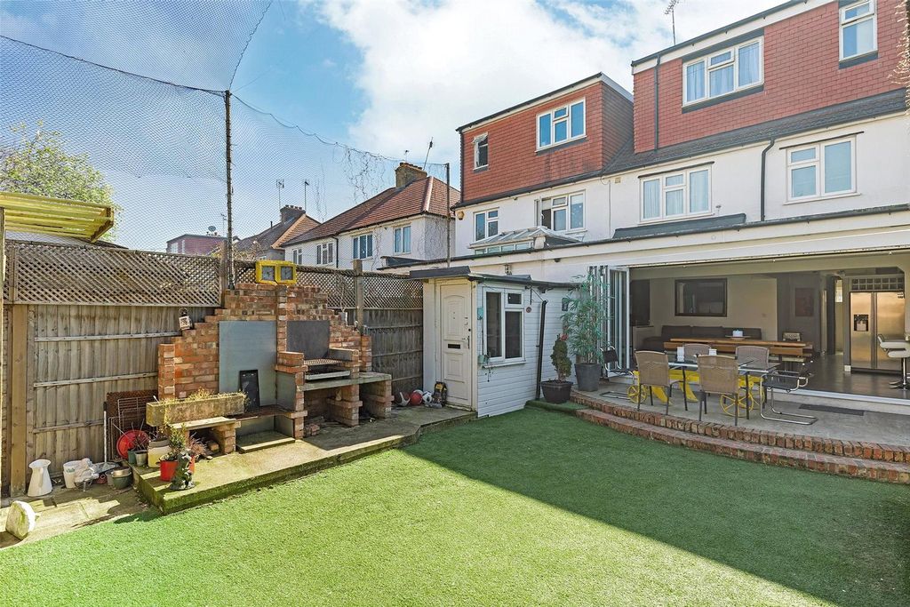 Property photo 2 of 32 Picture No. 74