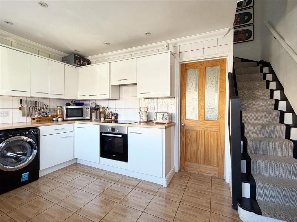 Property photo 2 of 13 Dr Kitchen3 Copy.Jpg