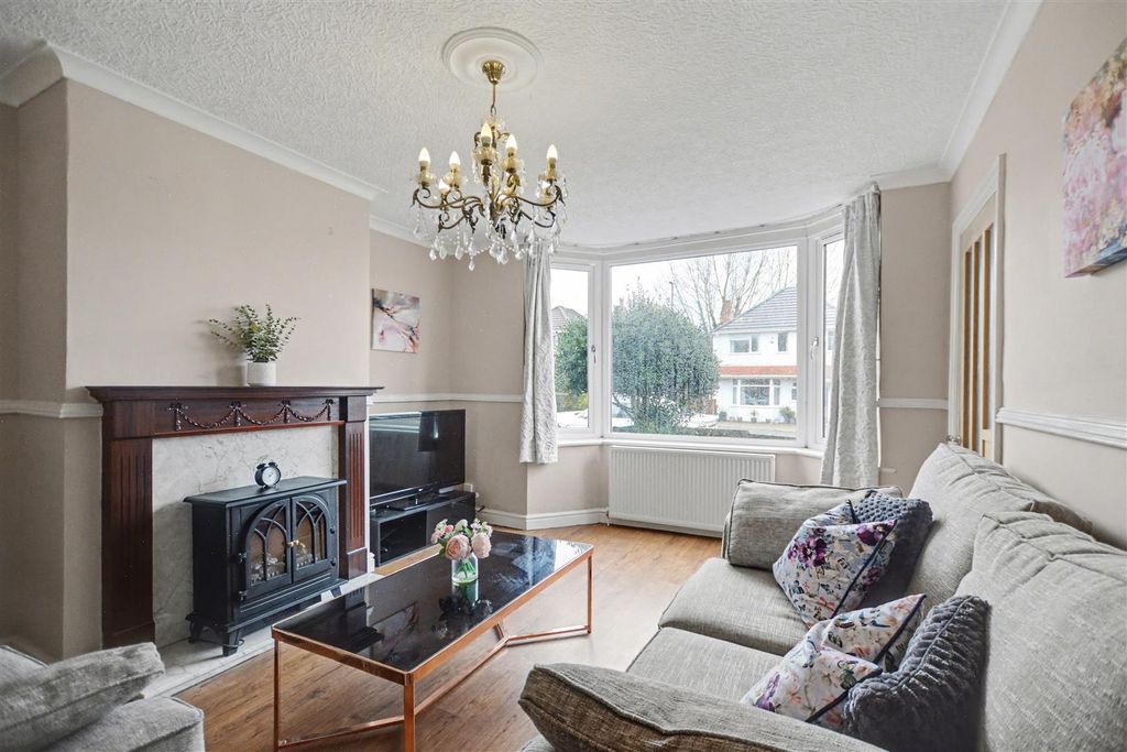 Property photo 2 of 19 Lounge_1.Jpeg