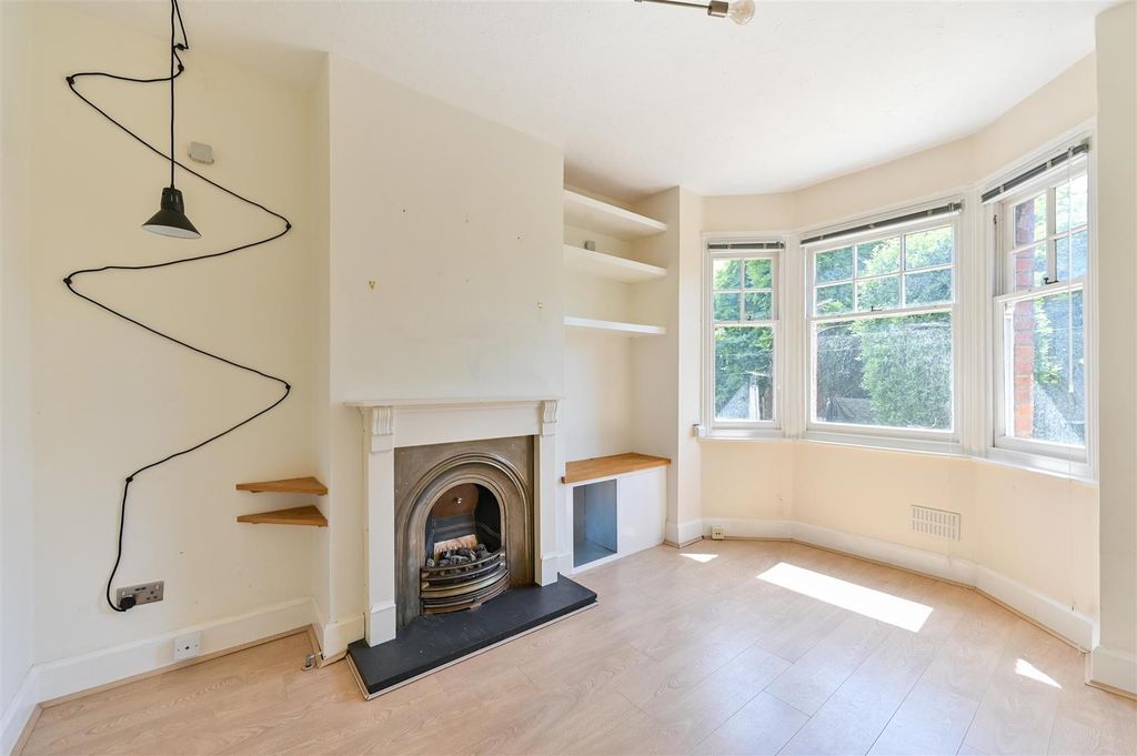 Property photo 2 of 10