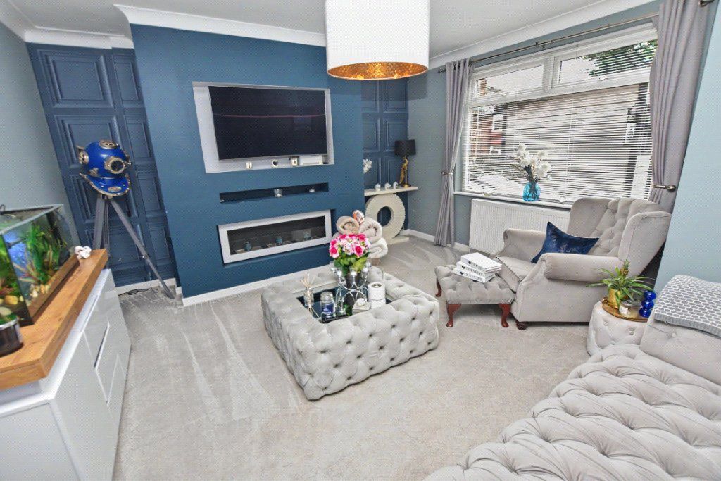 Property photo 2 of 19 Lounge