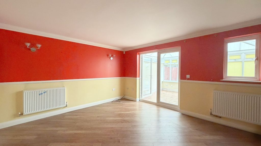 Property photo 2 of 25