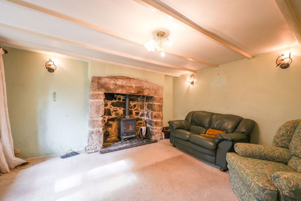 Property photo 3 of 25