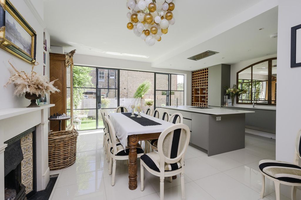 Property photo 2 of 19 Dining Room