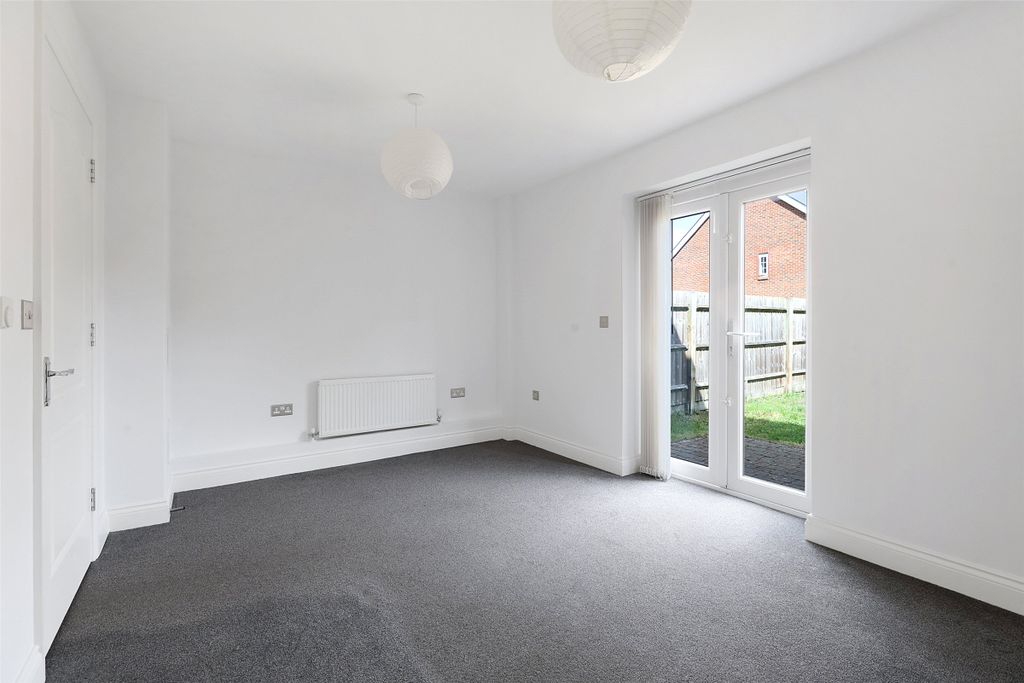 Property photo 3 of 12 Picture No. 15