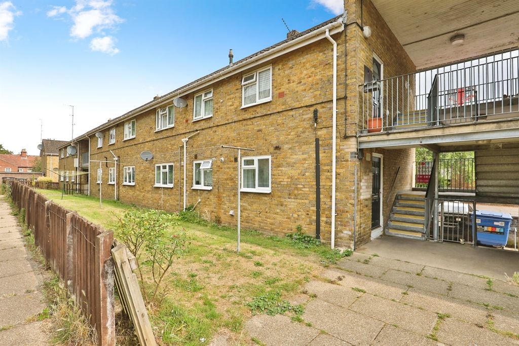 Property photo 2 of 19