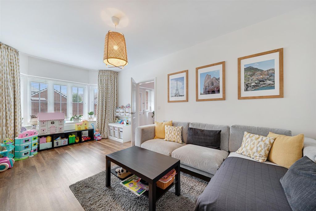 Property photo 2 of 48 47 Emelia Drive-19.Jpg