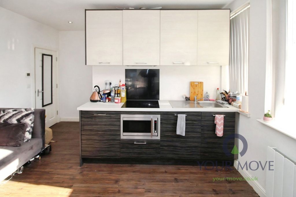 Property photo 3 of 5 Lounge/Kitchen/Bedro