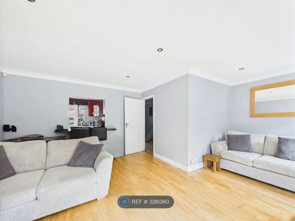 Property photo 3 of 12 Living Room